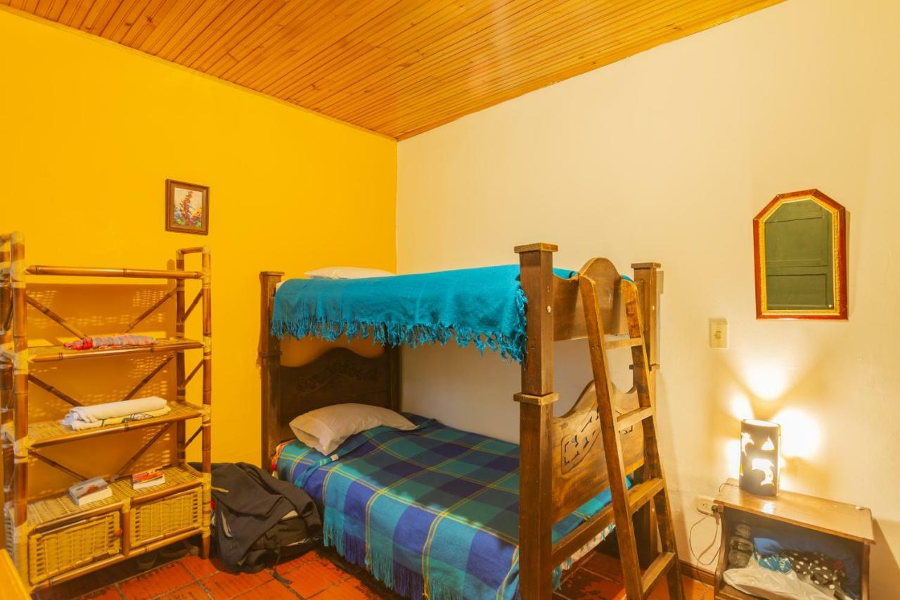 Hostal Sue Candelaria Bogotá Eksteriør billede